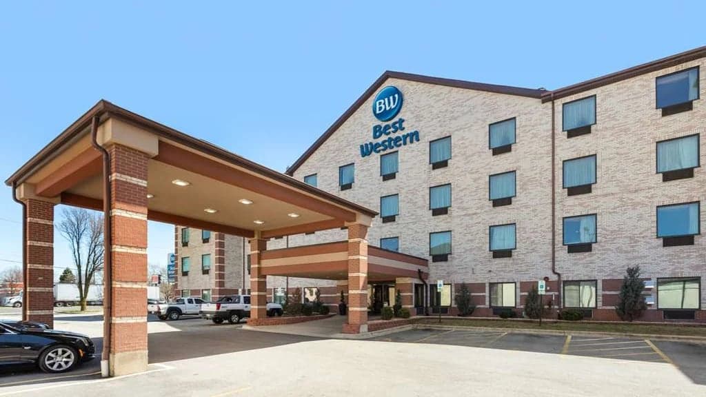 Best Western Inn & Suites - Midway Airport - Airport shuttle hotel near MDW