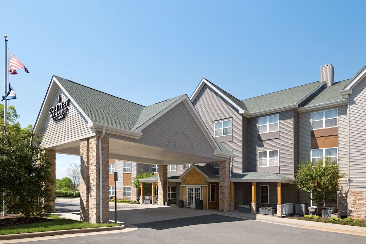 Country Inn & Suites by Radisson, Washington Dulles International Airport, VA - Airport shuttle hotel near IAD