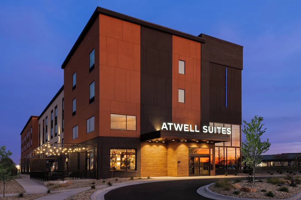 Atwell Suites Kansas City Airport, an IHG Hotel - Airport shuttle hotel near MCI