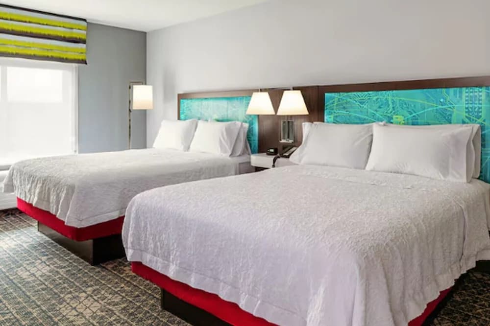 Hampton Inn & Suites by Hilton Irving DFW Airport North - Airport shuttle hotel near DFW