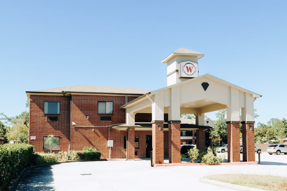 Winchester Inn & Suites Humble/IAH/North Houston - Airport shuttle hotel near IAH