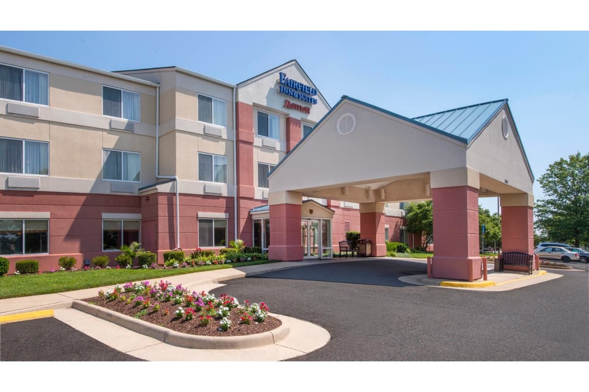 Fairfield by Marriott Inn & Suites at Dulles Airport - Airport shuttle hotel near IAD