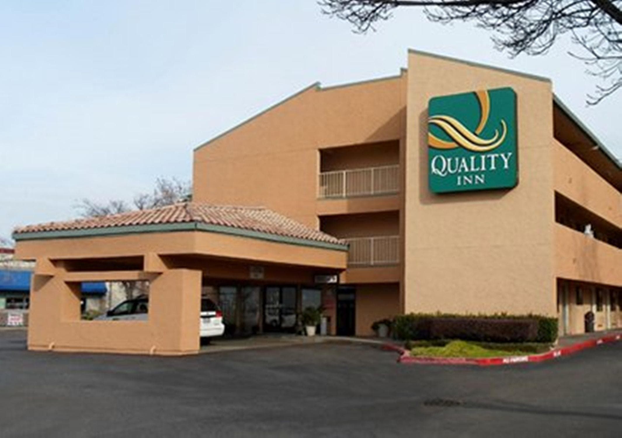 Motel 6 Sacramento, CA - Natomas & SMF Airport - Airport shuttle hotel near SMF
