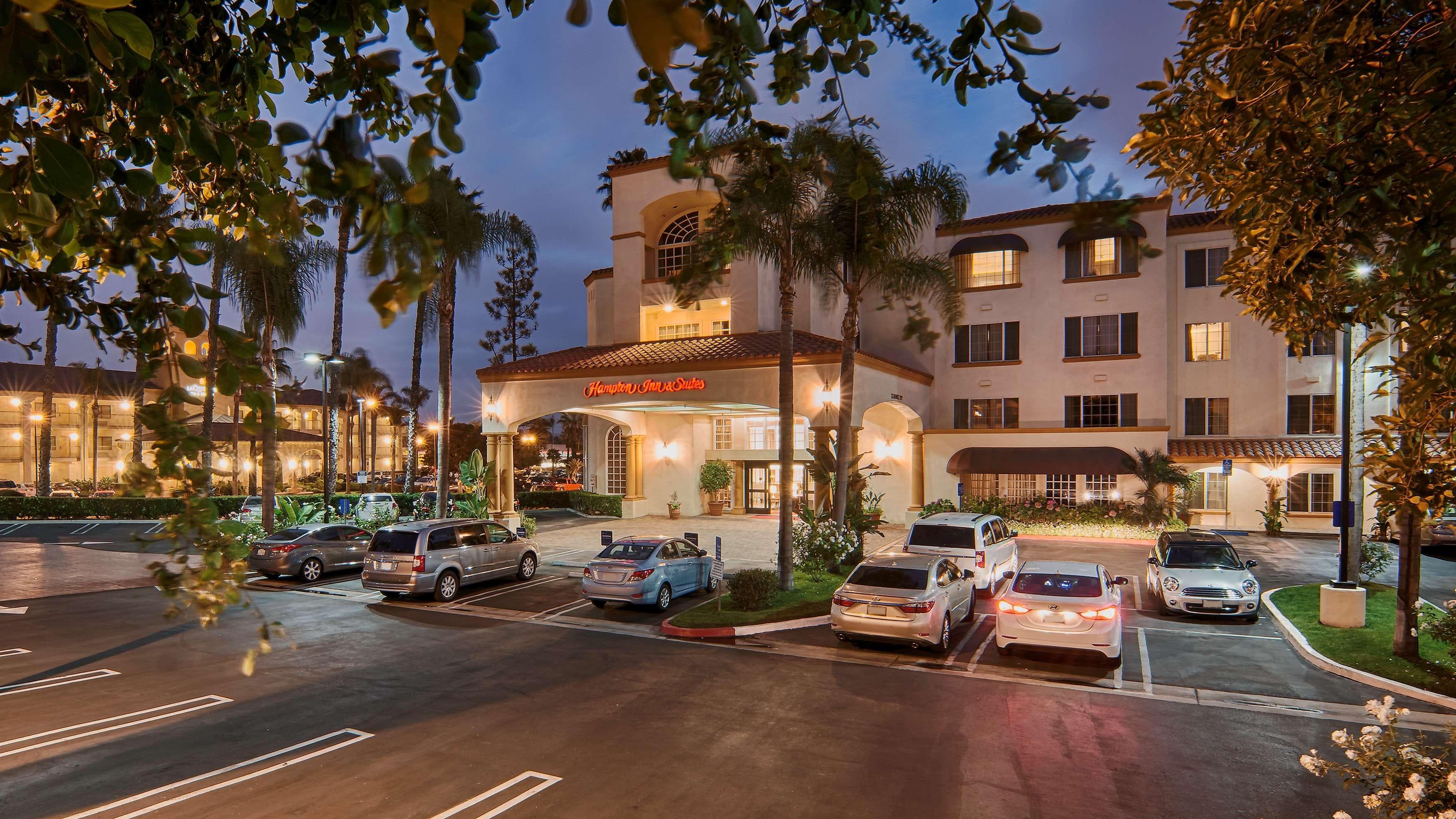 City Express by Marriott Santa Ana/Orange County Airport - Airport shuttle hotel near SNA