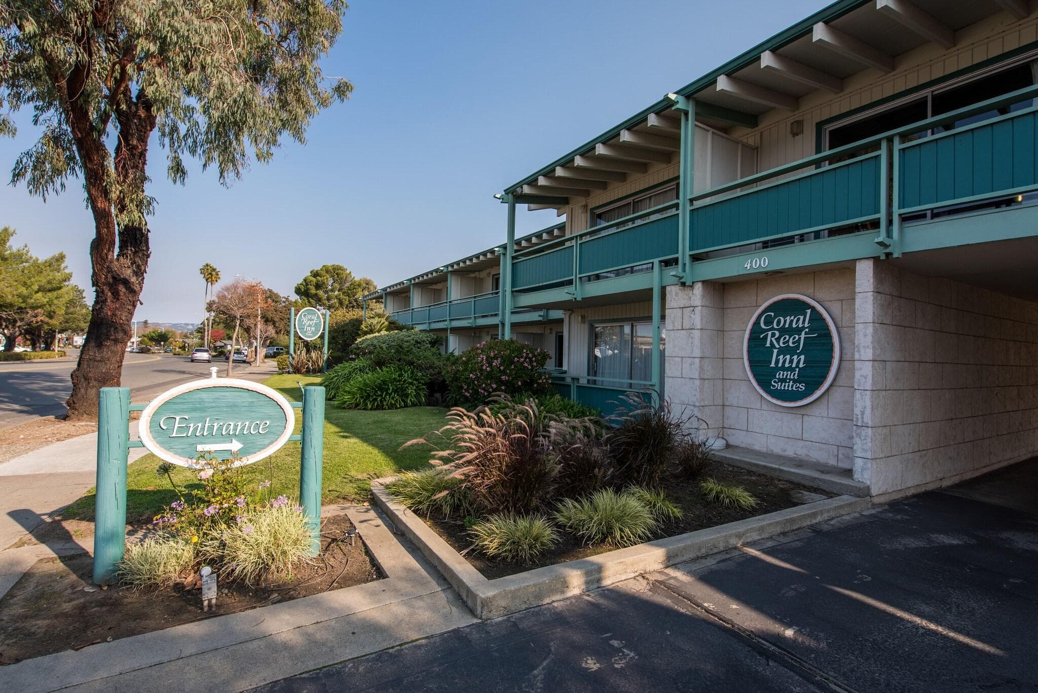 Coral Reef Inn & Suites - Airport shuttle hotel near OAK