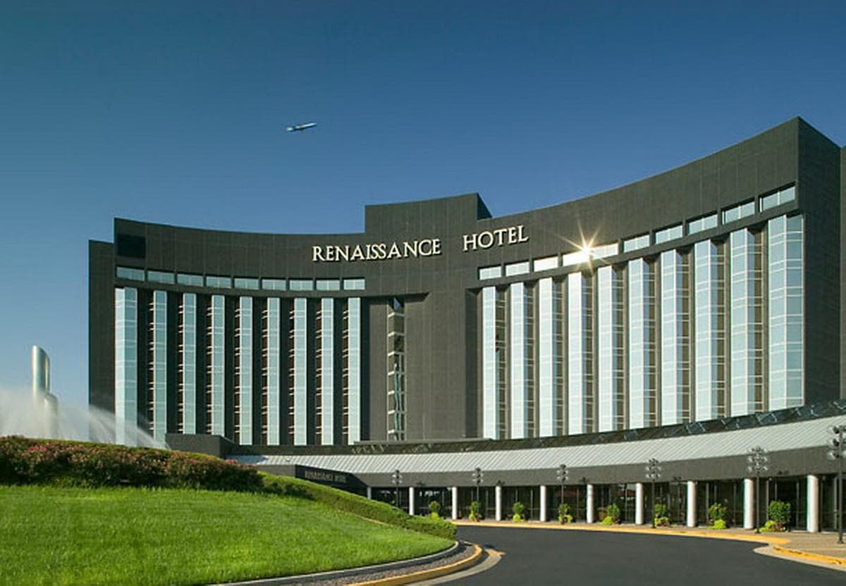 Renaissance St. Louis Airport Hotel - Airport shuttle hotel near STL