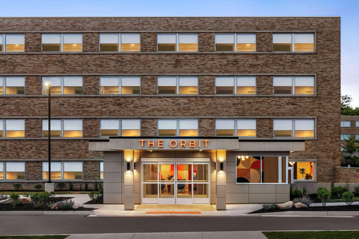 The Orbit Hotel, Trademark Collection by Wyndham - Airport shuttle hotel near CLE